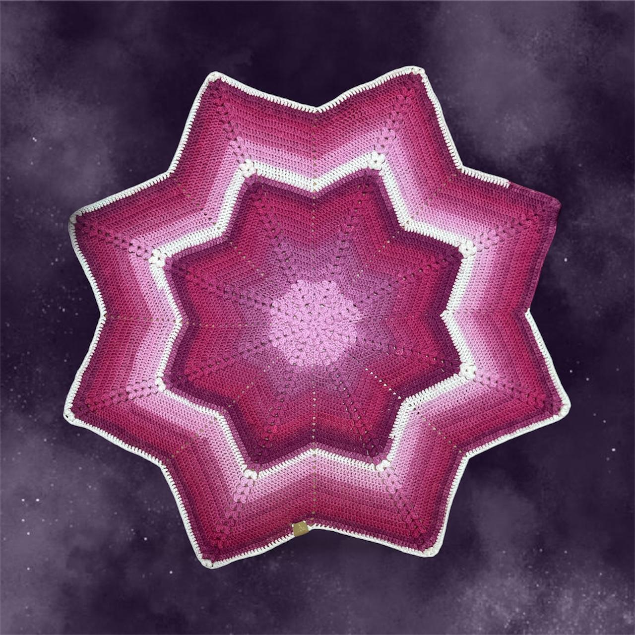 Her Laughters are everywhere - ضحكاتها في كل مكان